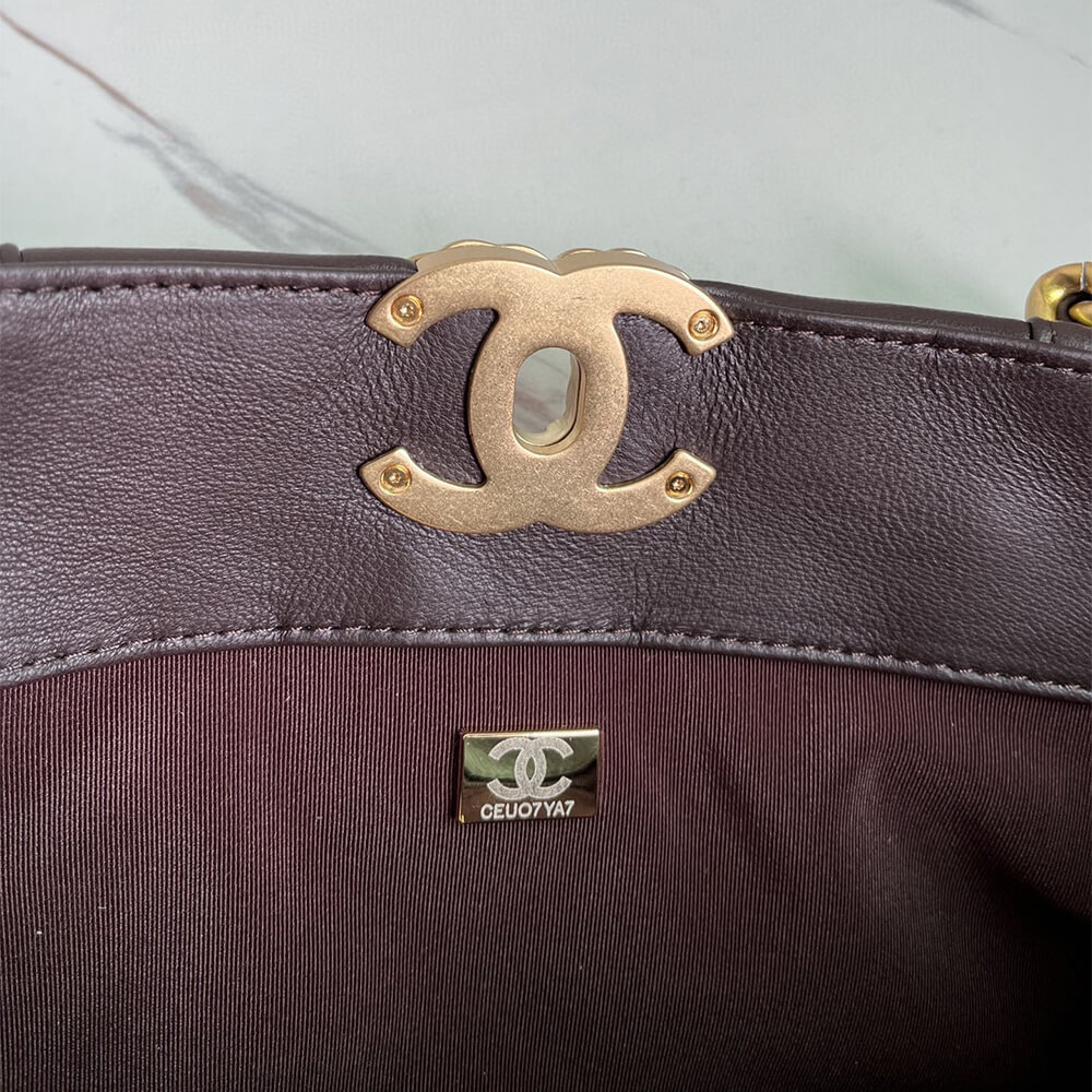 Chanel shopping bag - Image 7