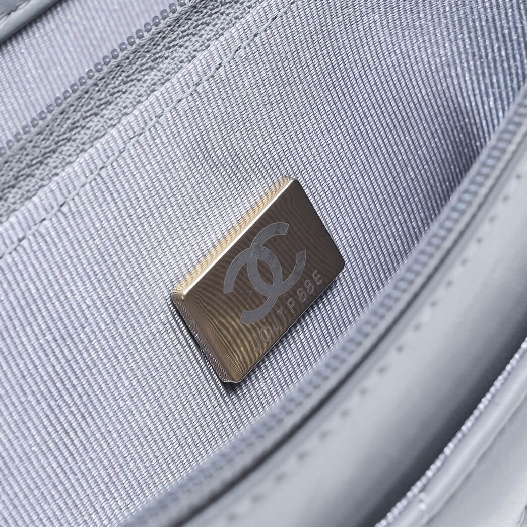 Chanel classic chain wallet - Image 7