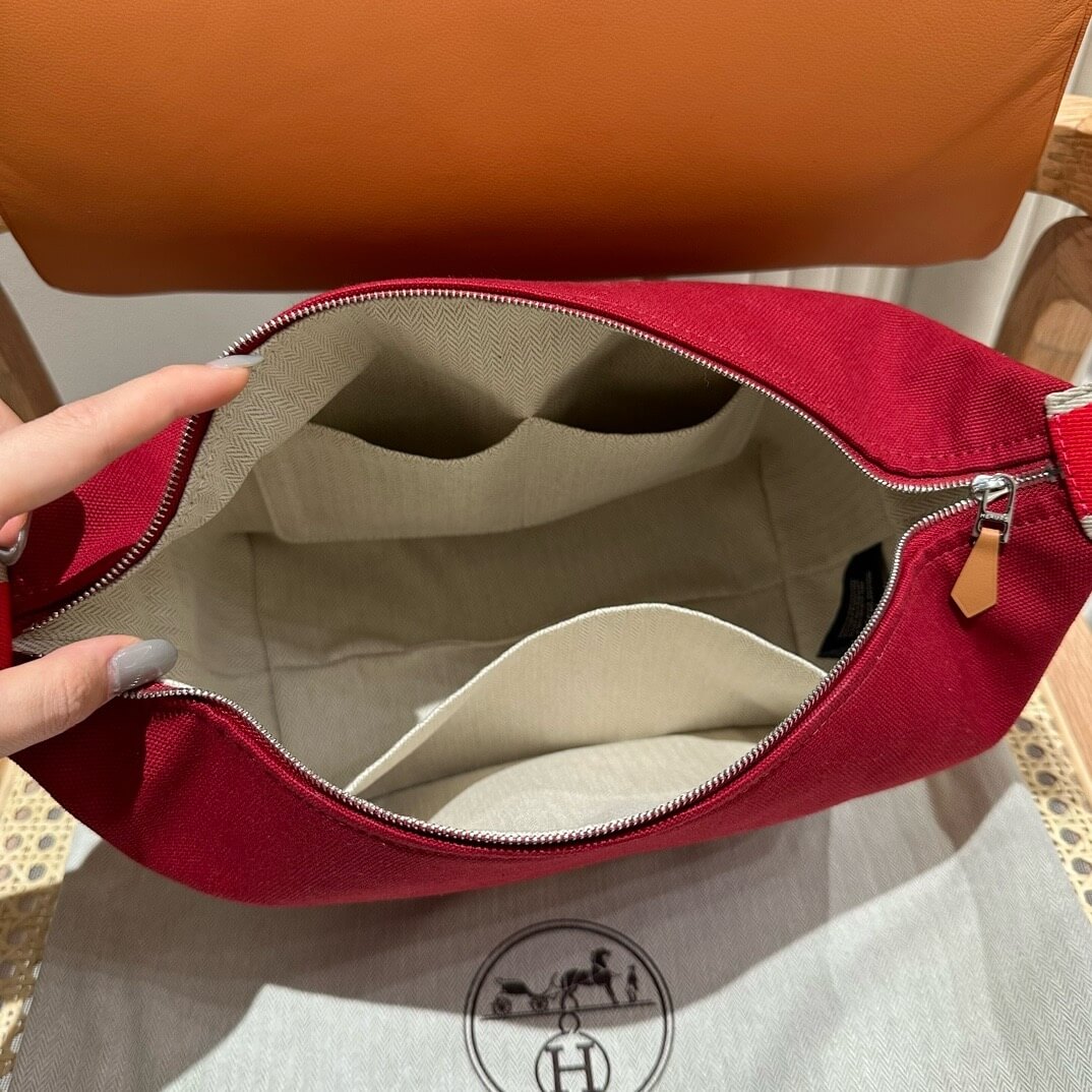 Hermes toiletery bag - Image 7