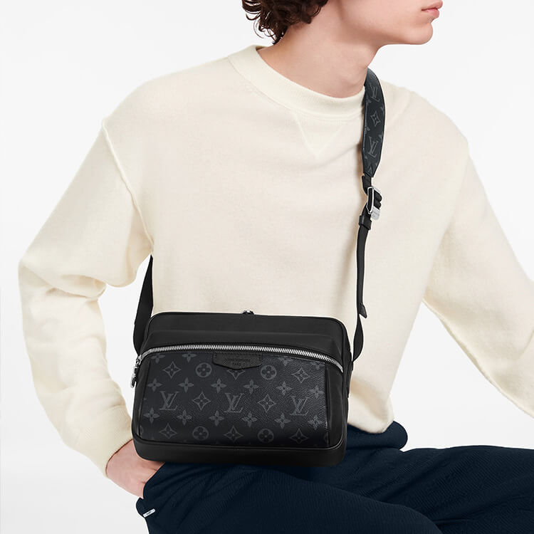 LV Outdoor Messenger - Image 7