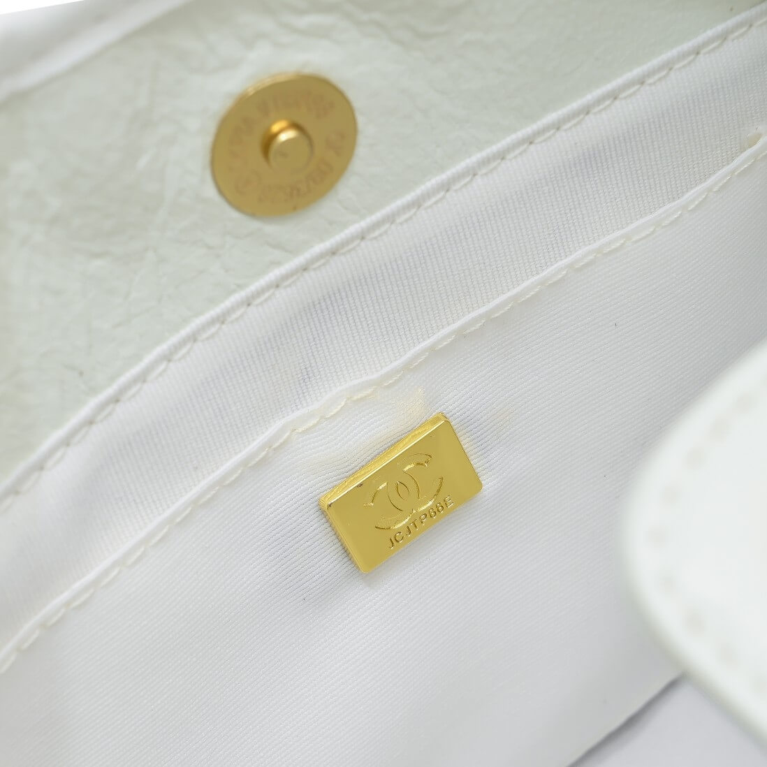 Chanel HOBO HANDBAG - Image 7