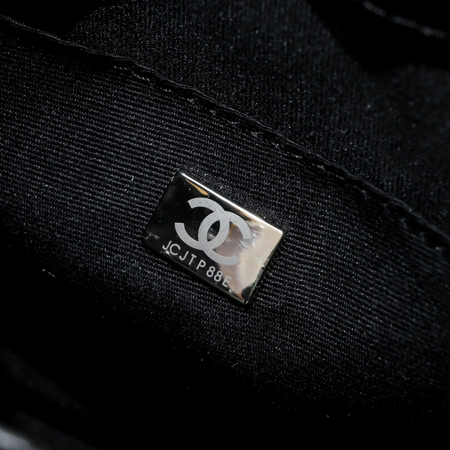 Chanel HOBO HANDBAG - Image 7