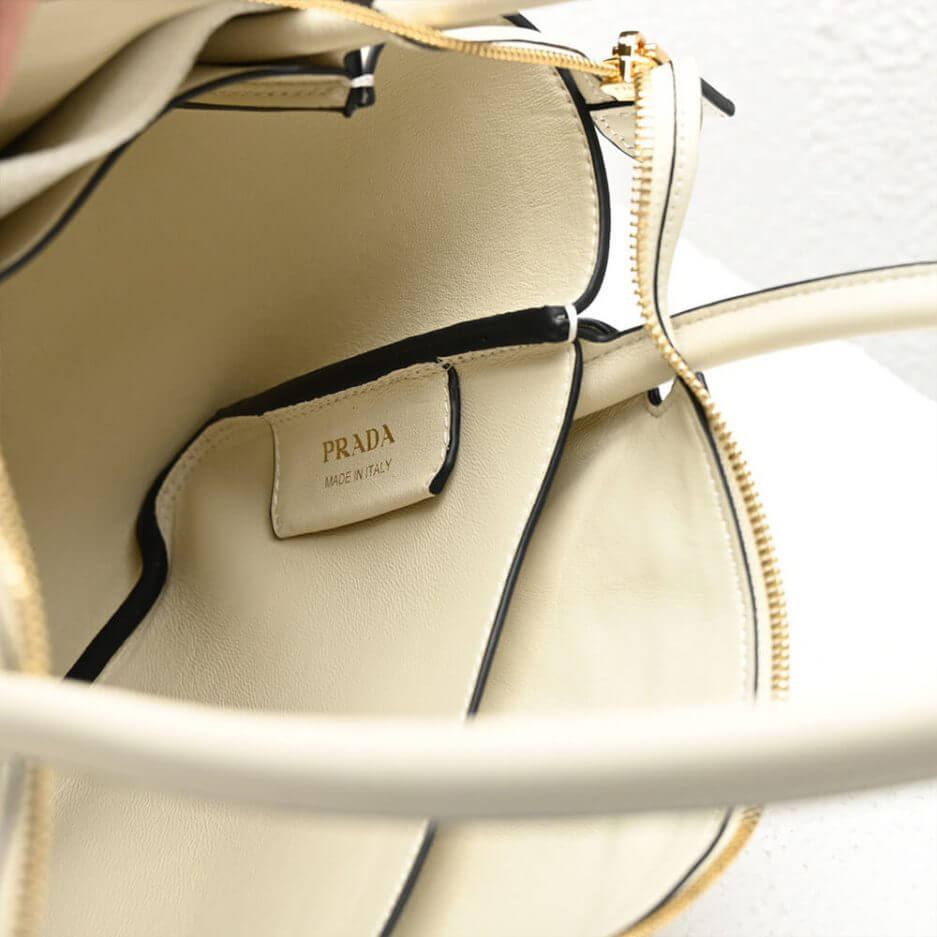 White Prada Medium leather handbag - Image 7