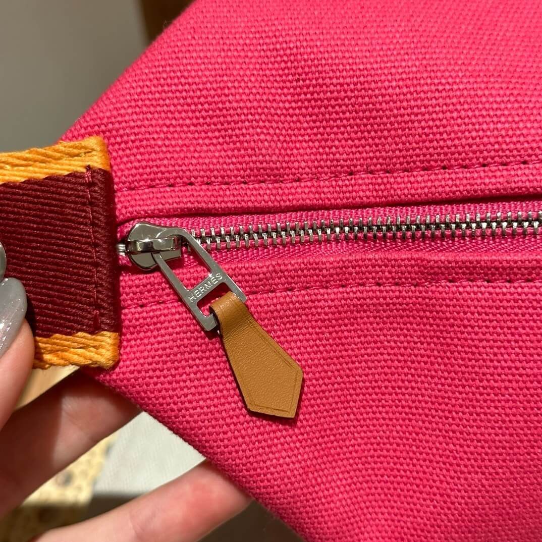 Hermes toiletery bag - Image 7