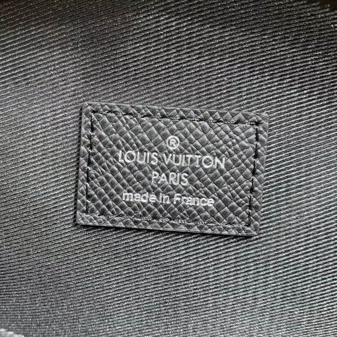 LV Avenue Slingbag NM - Image 7