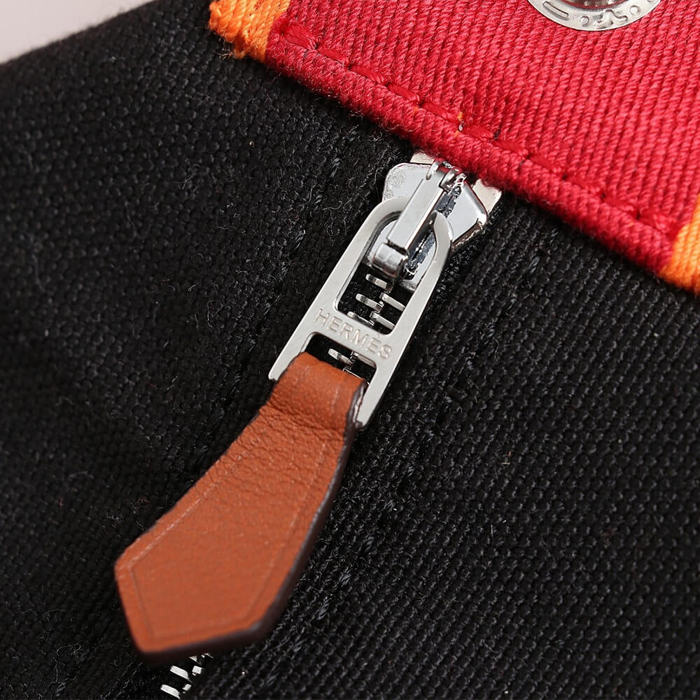 Black Hermes toiletery bag - Image 7