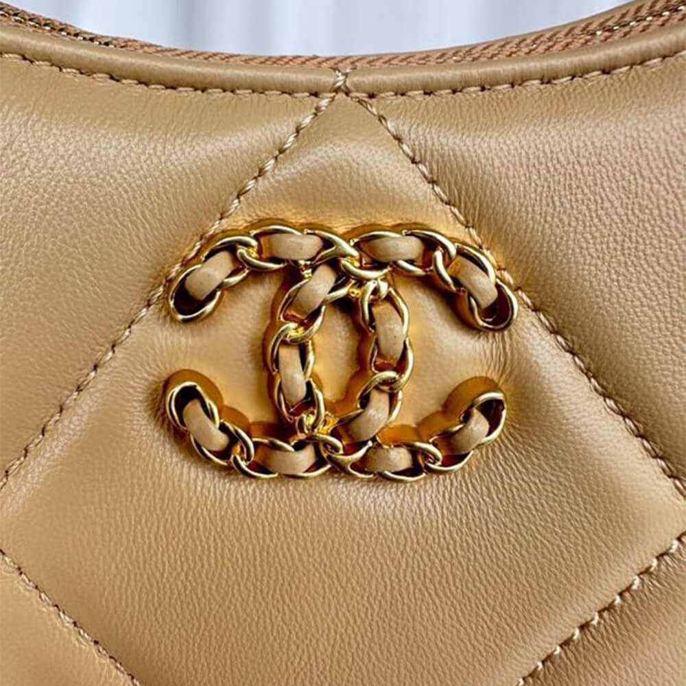 CHANEL 19 chain bag - Image 7