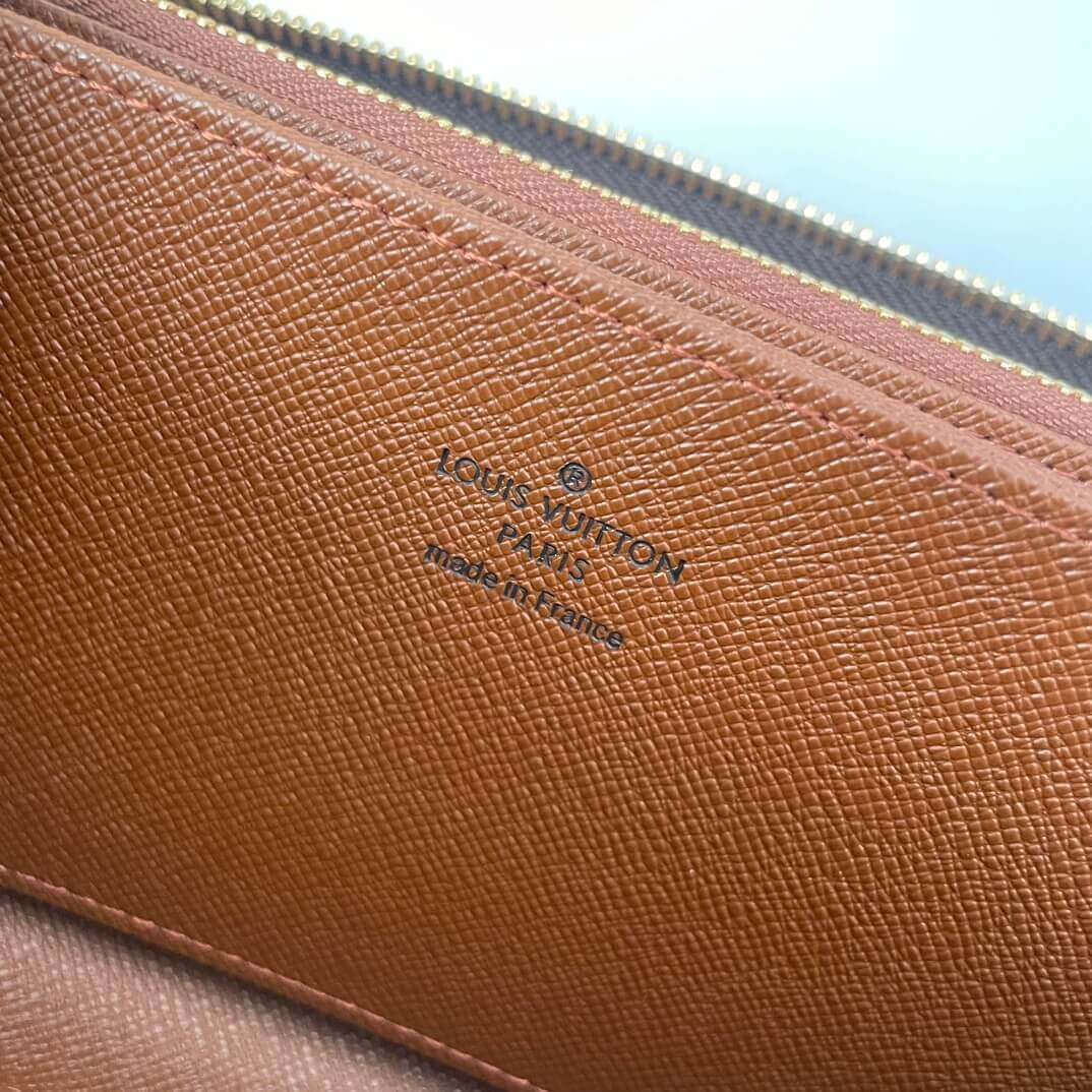 LV Zippy Wallet - Image 7