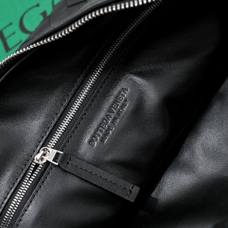 Black Bottega Veneta large Jodie - Image 7