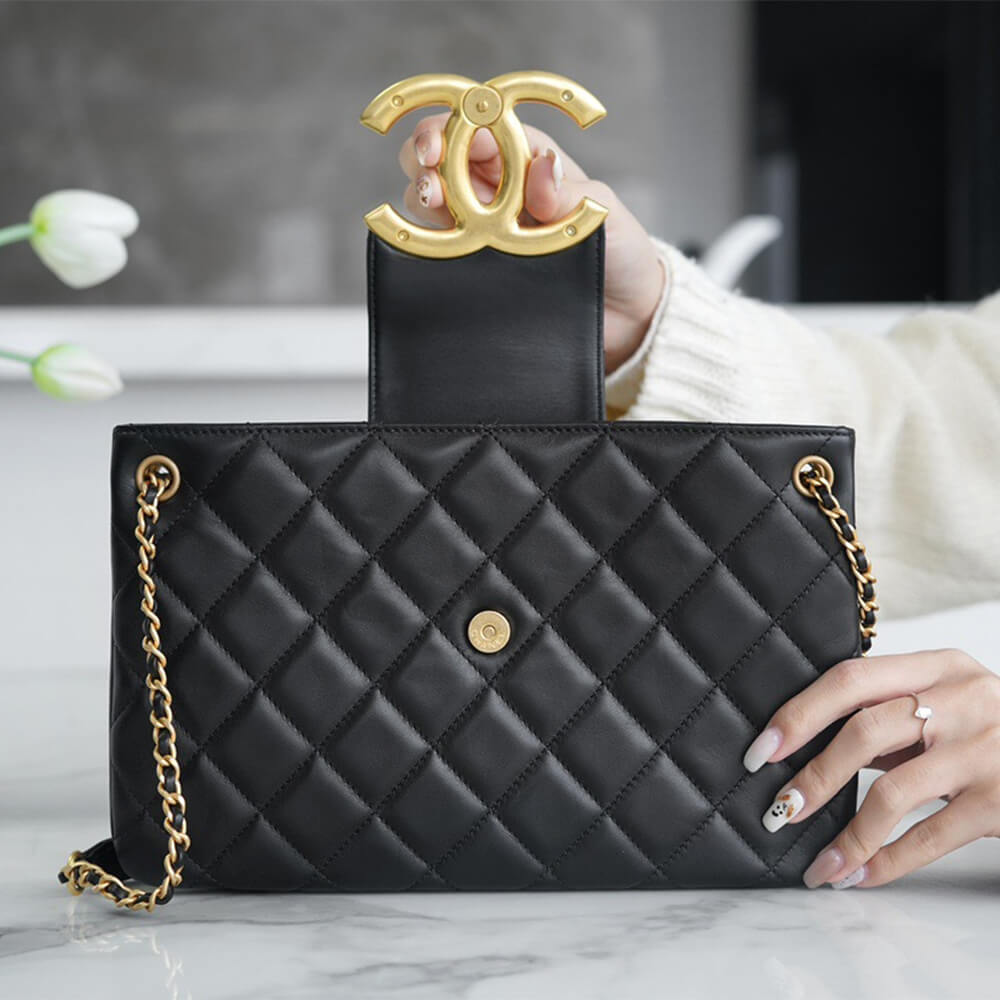 Chanel Logo Shoulder Bag - Image 7