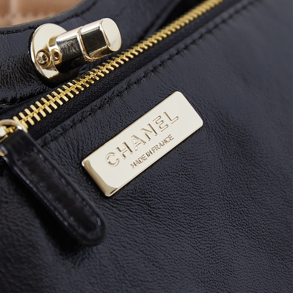 CHANEL 31 Mini Shopping Bag - Image 7