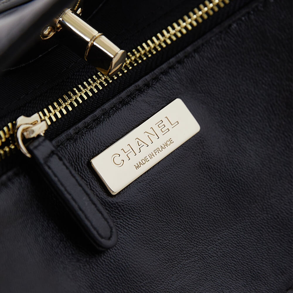 CHANEL 31 Mini Shopping Bag - Image 7