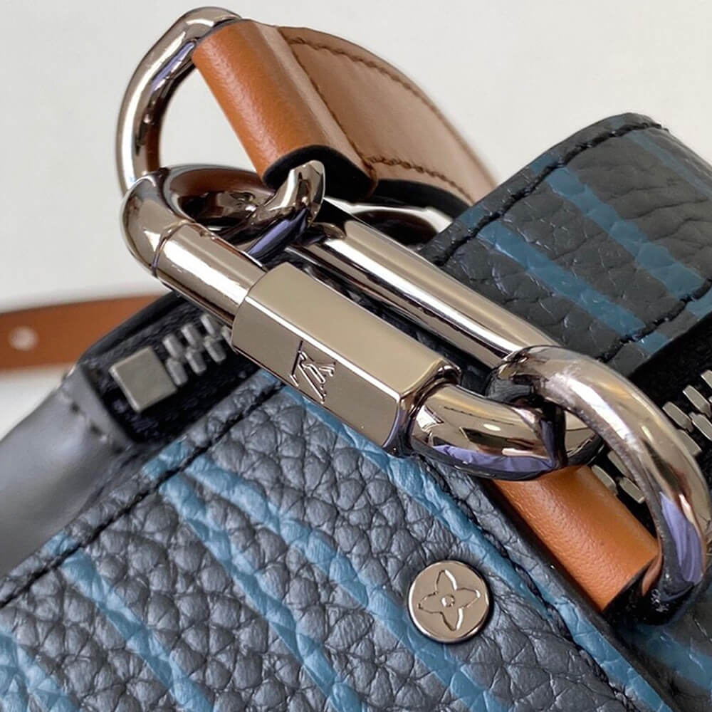 Louis Vuitton VOLGA ON STRAP - Image 7