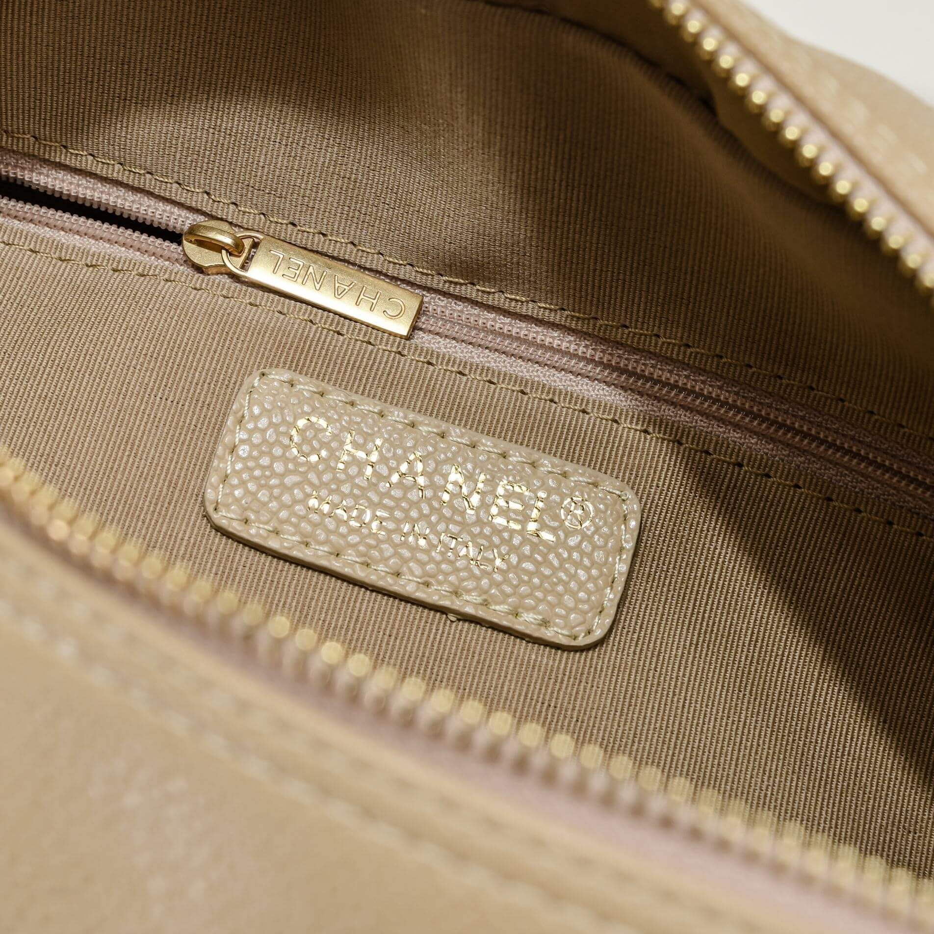 CHANEL Large Vintage Boston Bag - Image 7