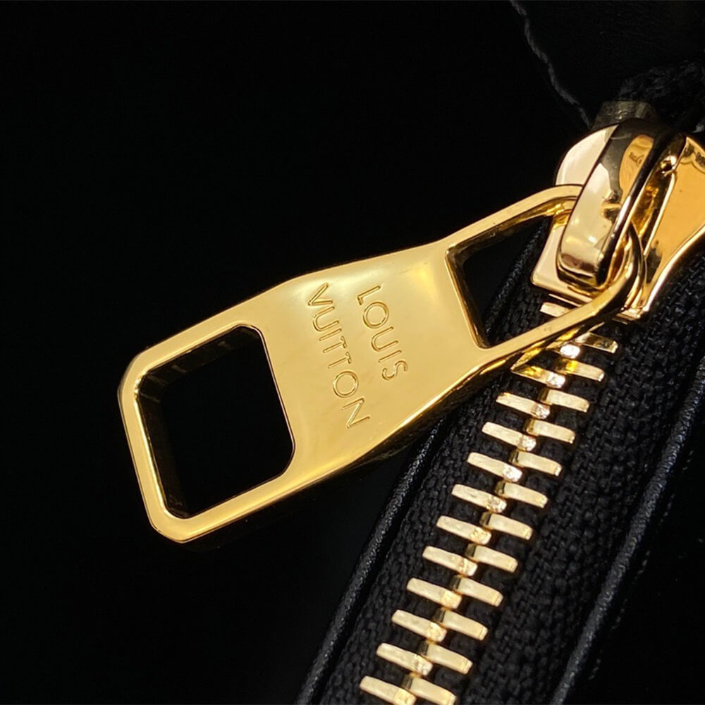 LV Capucines GM Souple - Image 7