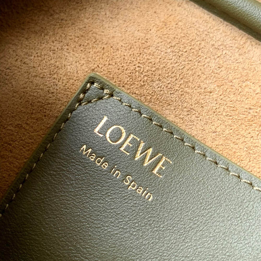 LOEWE Amazona 23 Cropped bag in nappa calfskin (Best
 GRADE) - Image 7