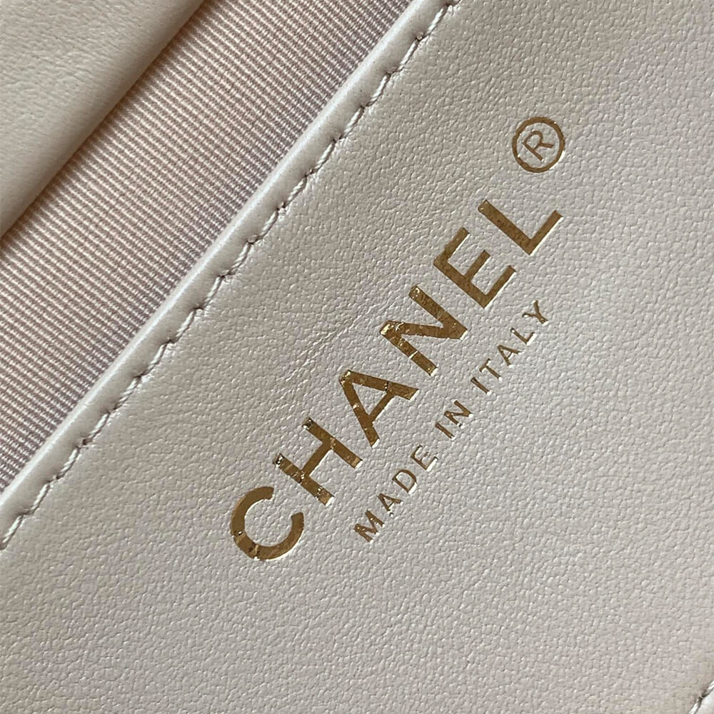 CHANEL Hippie Bag - Image 7