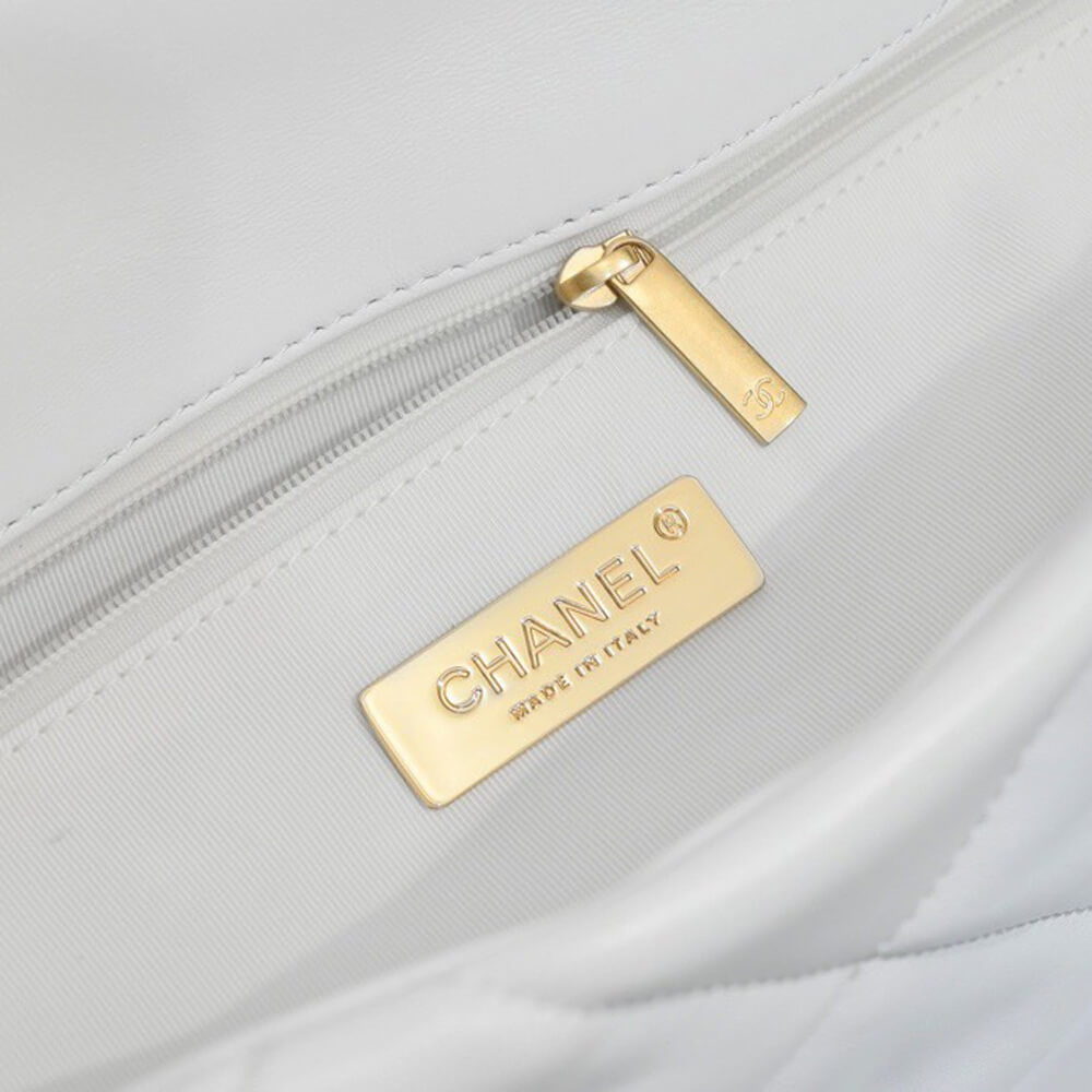 CHANEL 19 MAXI HANDBAG - Image 7