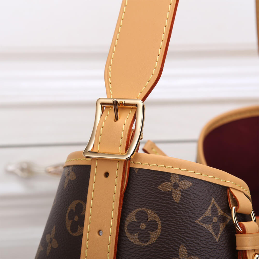 LV CarryAll MM - Image 7