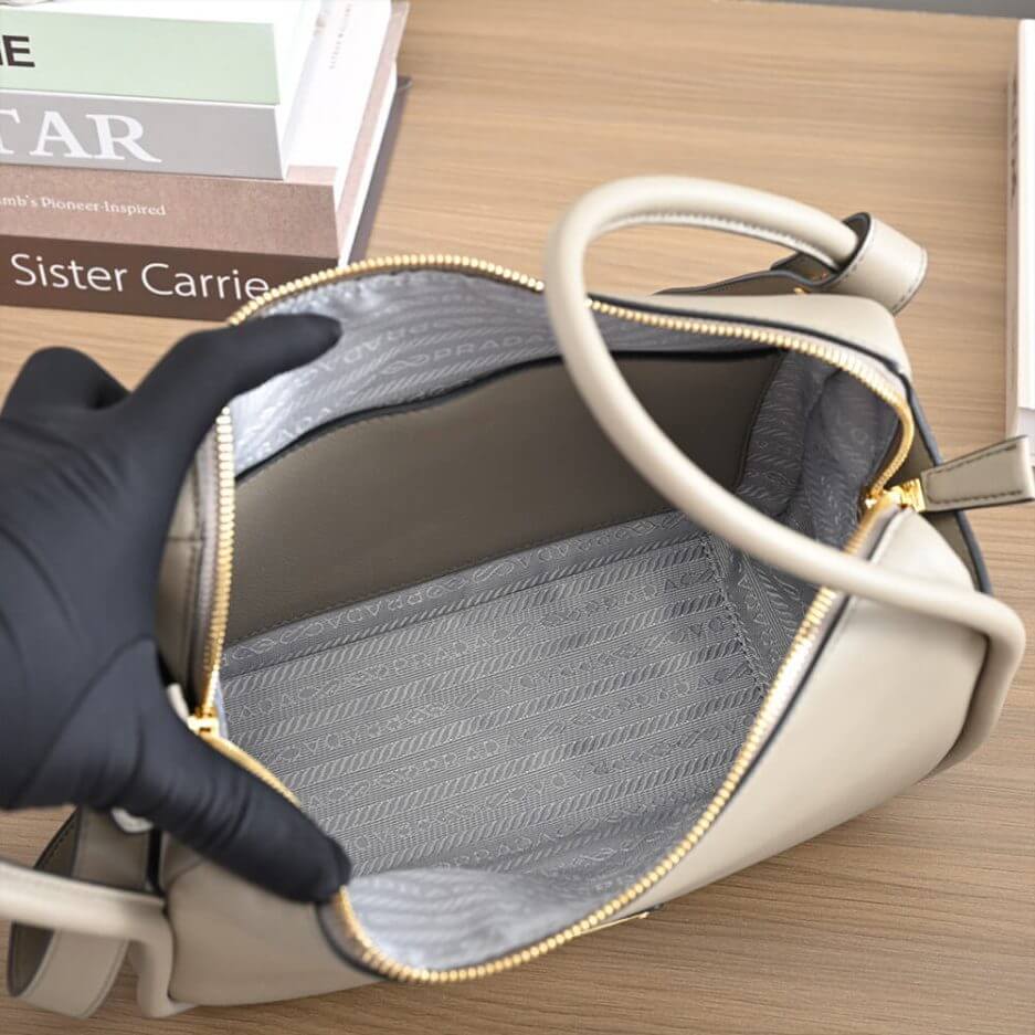 Prada Darling leather handbag - Image 8