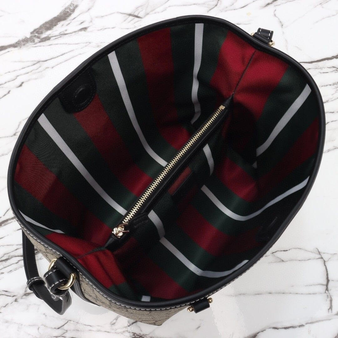 GG Emblem small shoulder bag - Image 8