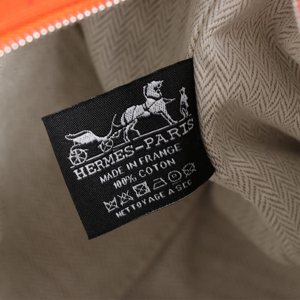 Hermes toiletery bag - Image 8