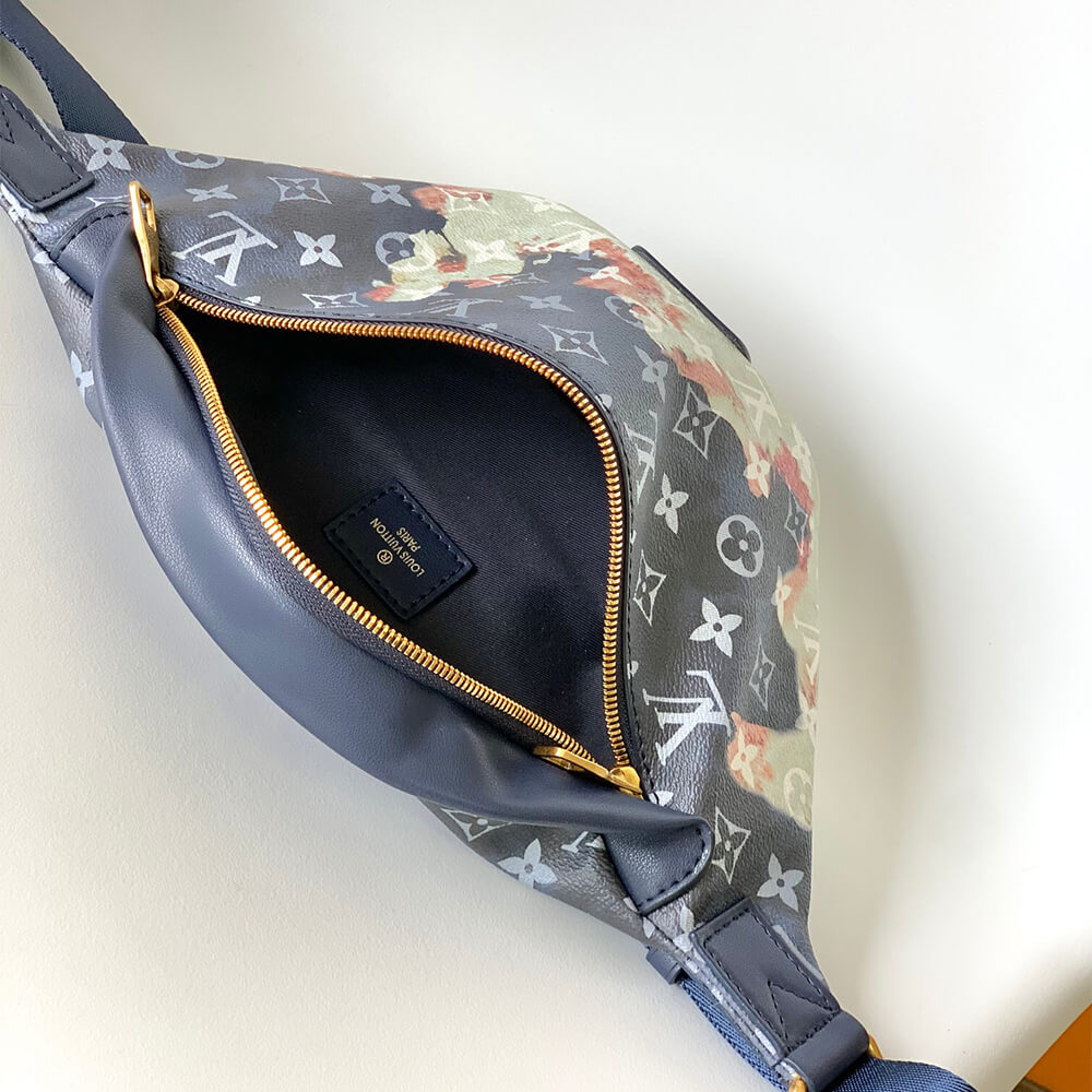 LV Discovery Bumbag PM - Image 8