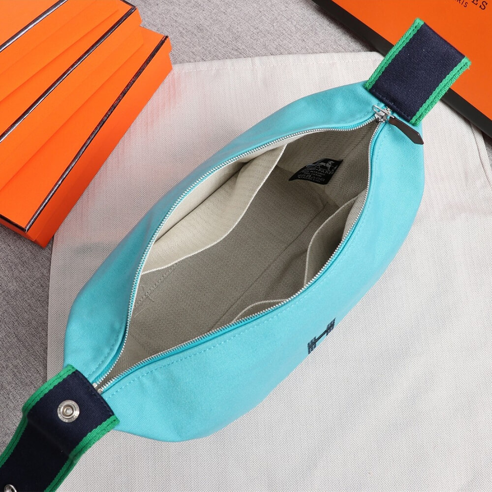 Hermes toiletery bag - Image 8