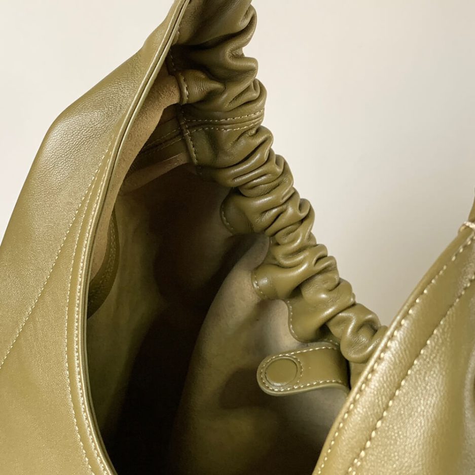 Olive Loewe Medium Squeeze bag in nappa lambskin - Image 8