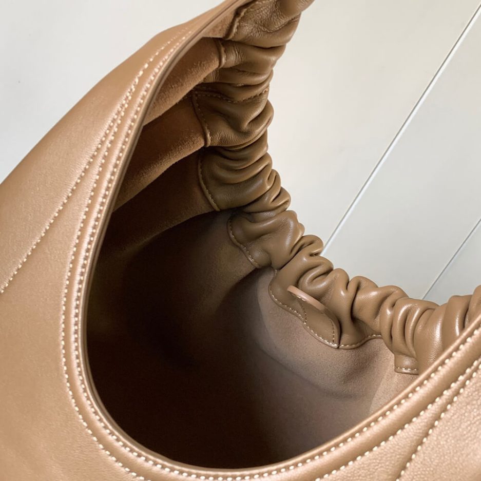 Oak Loewe Medium Squeeze bag in nappa lambskin - Image 8