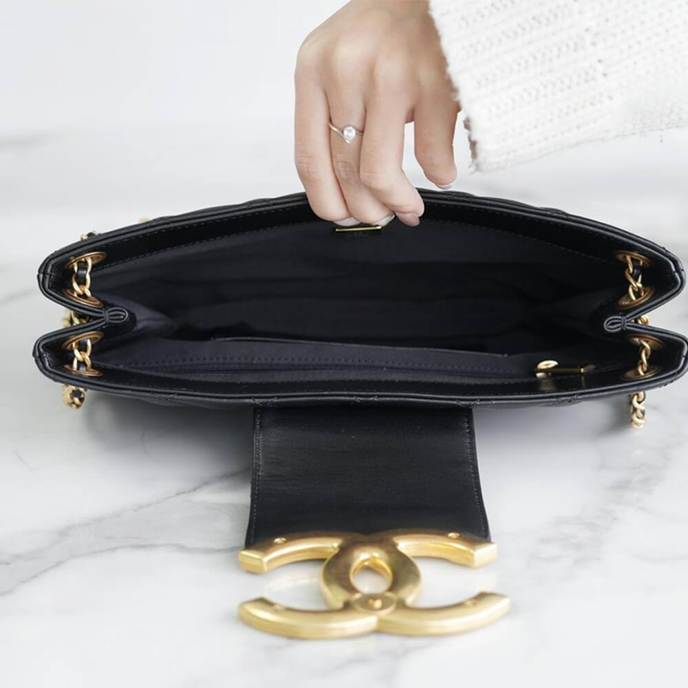 Chanel Logo Shoulder Bag - Image 8
