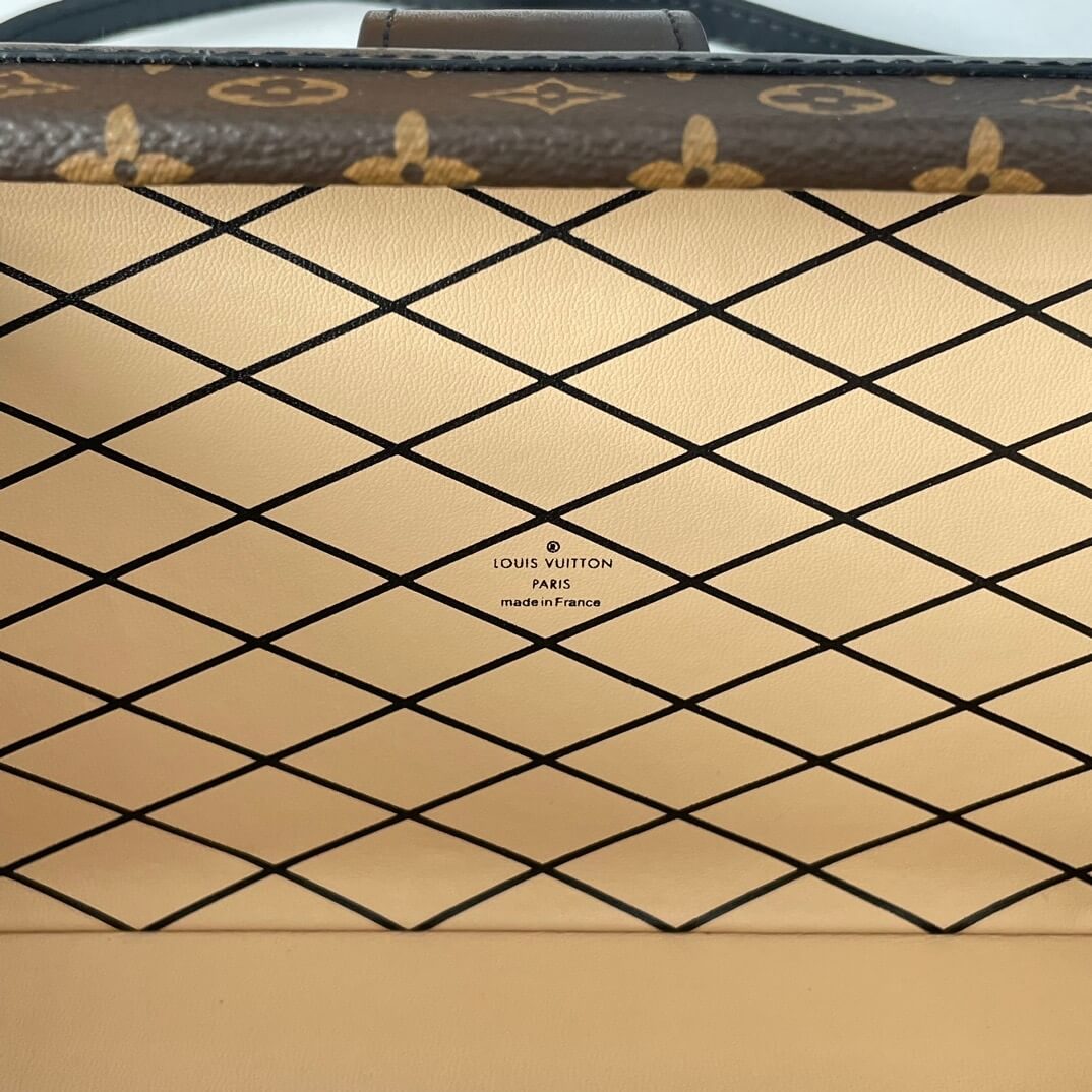 LV Petite Malle - Image 8