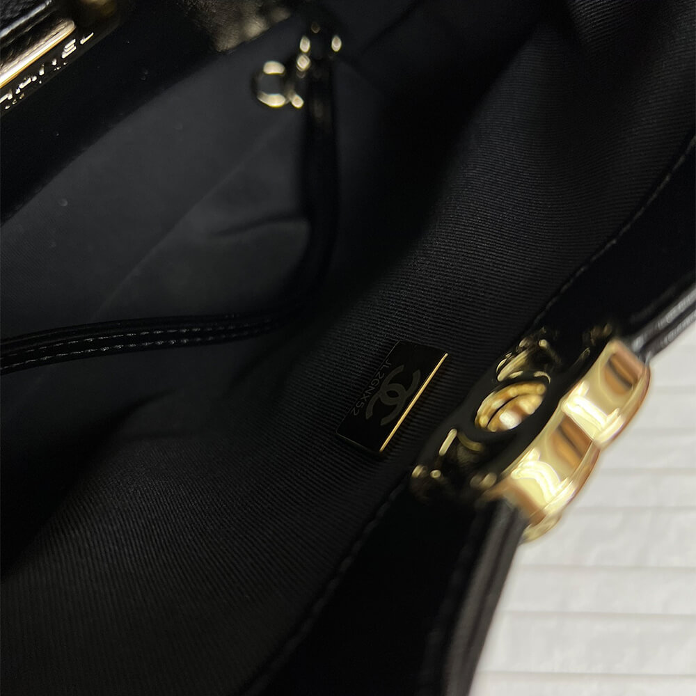 CHANEL 31 Mini Shopping Bag - Image 8