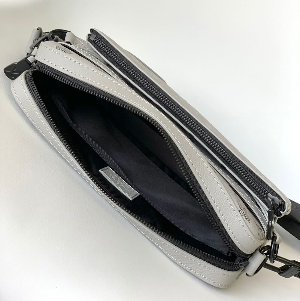 LV rio Messenger Bag - Image 8