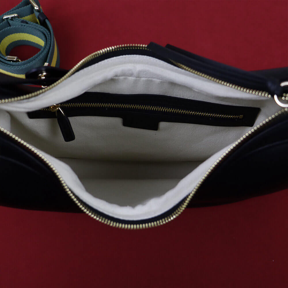 Gucci Attache large shoulder bag - Image 8