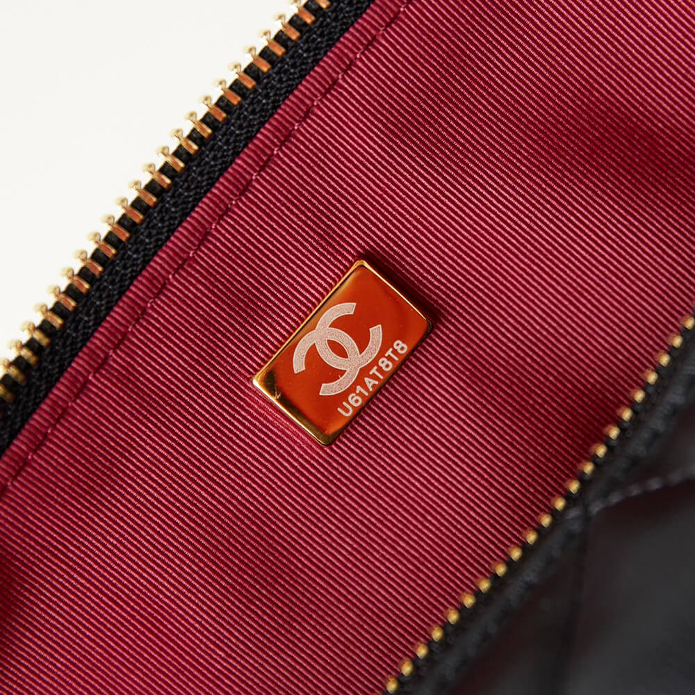 Chanel Hippie hobo bag - Image 8