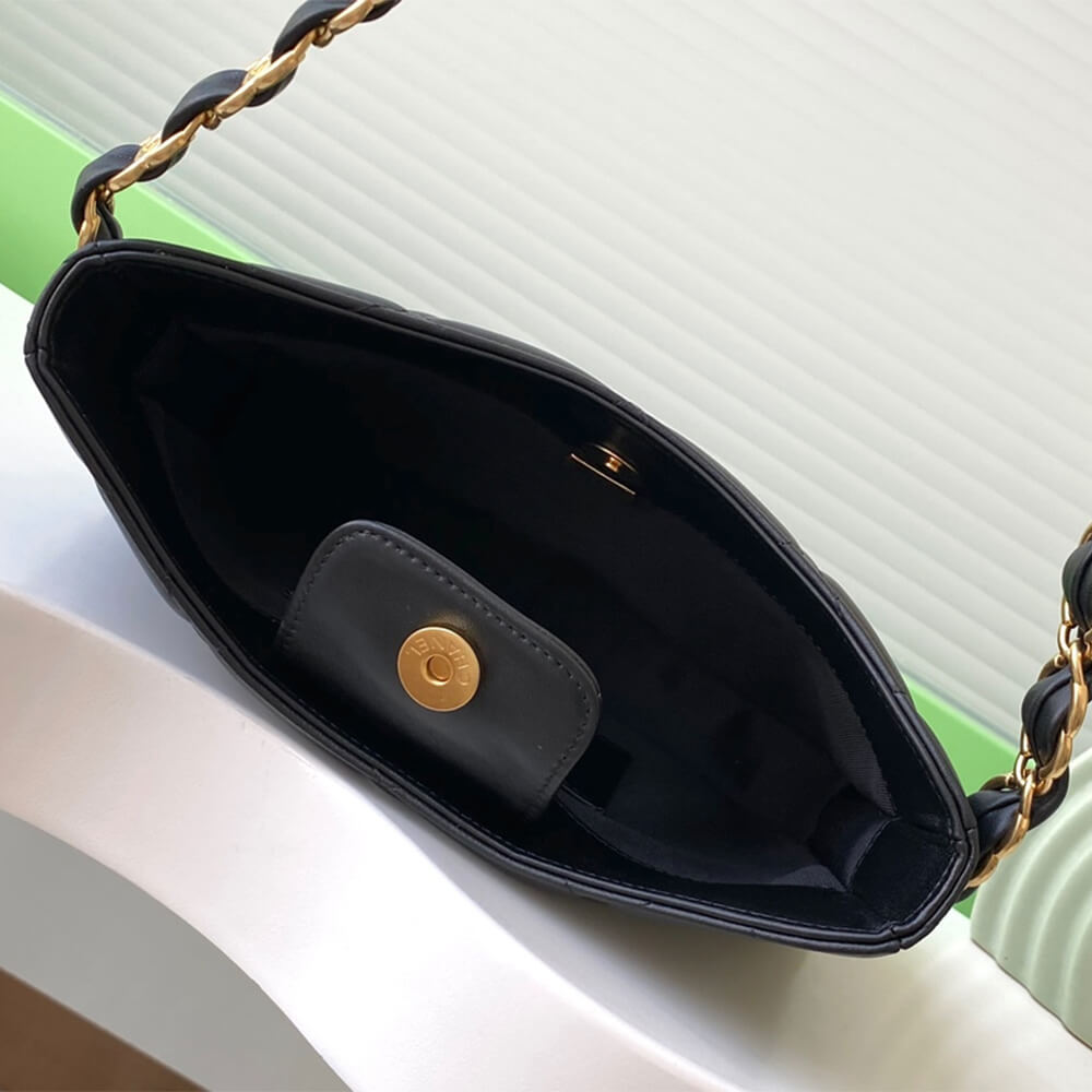 CHANEL Hippie Bag - Image 8