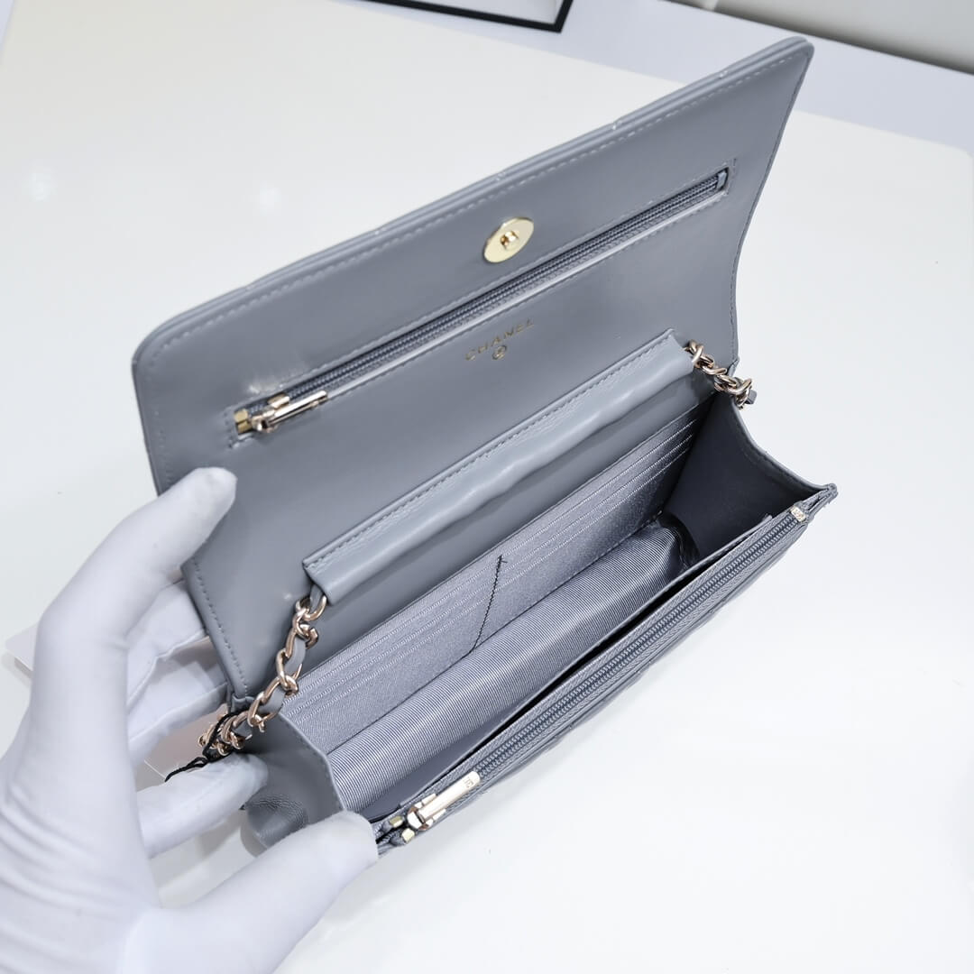 Chanel classic chain wallet - Image 8