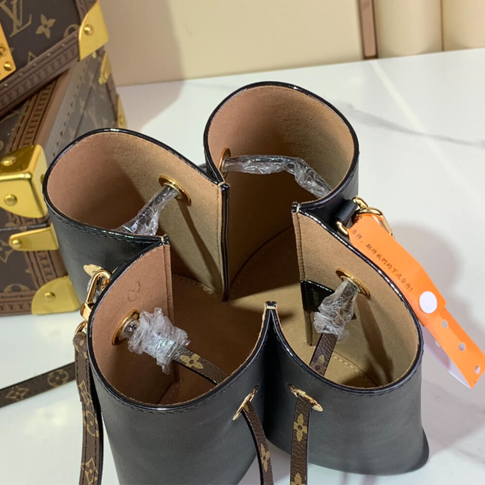 LV Bloom PM - Image 8