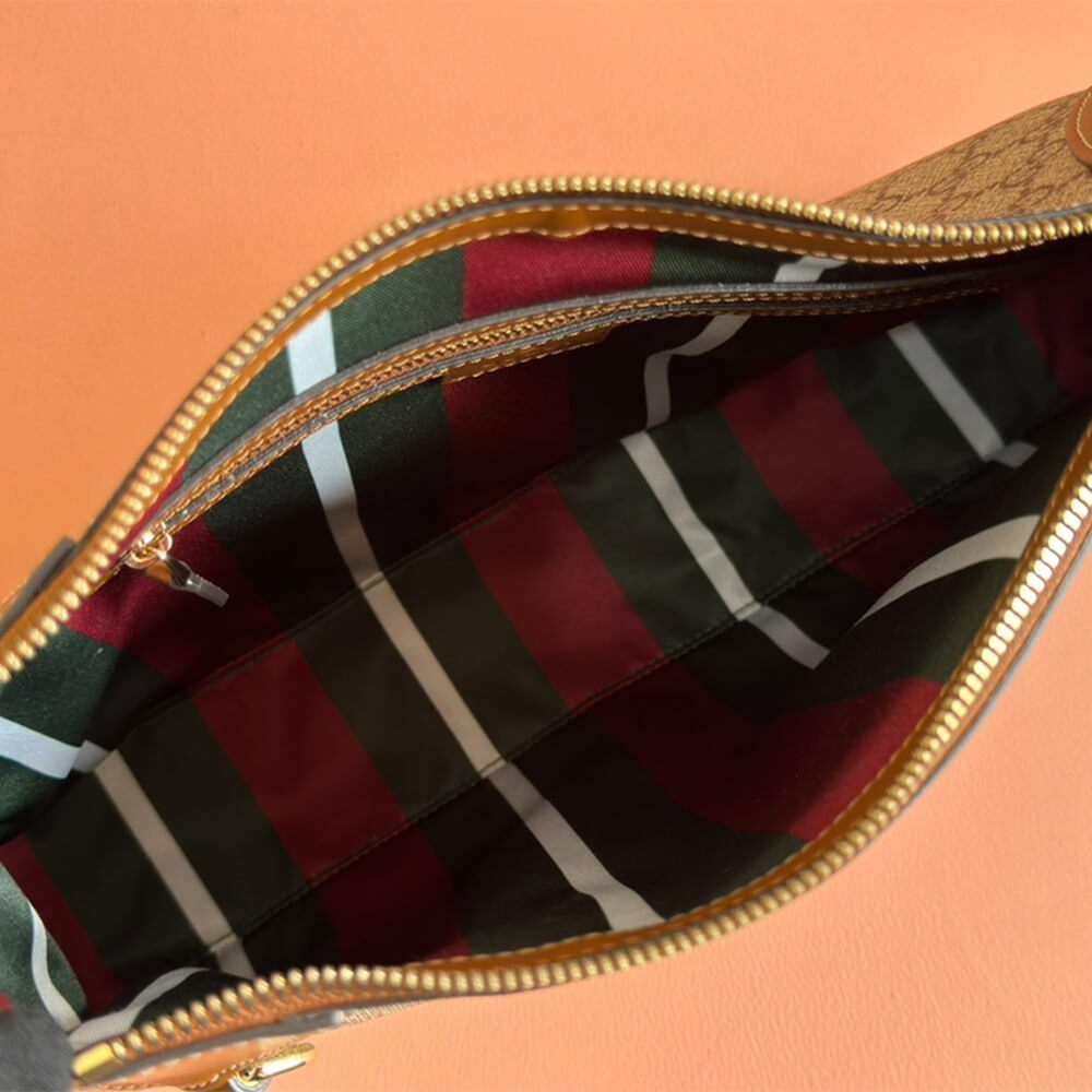 GG Emblem medium shoulder bag - Image 8