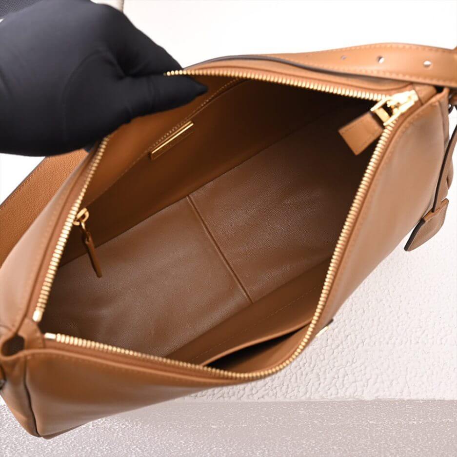 Prada Aimee large leather shoulder bag - Image 8