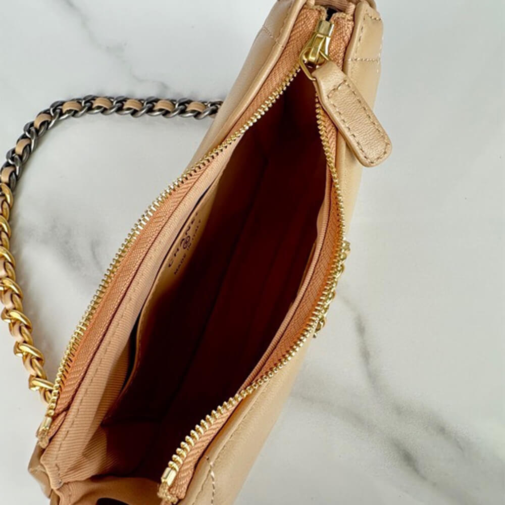 CHANEL 19 chain bag - Image 9