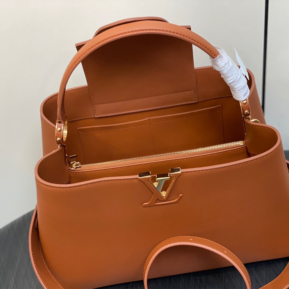 LV Capucines GM Souple - Image 9