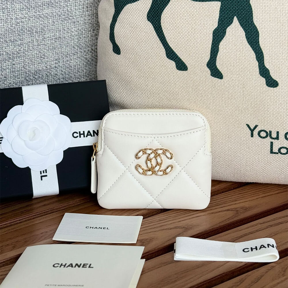 CHANEL 19 Zipped Coin Purse - Image 2