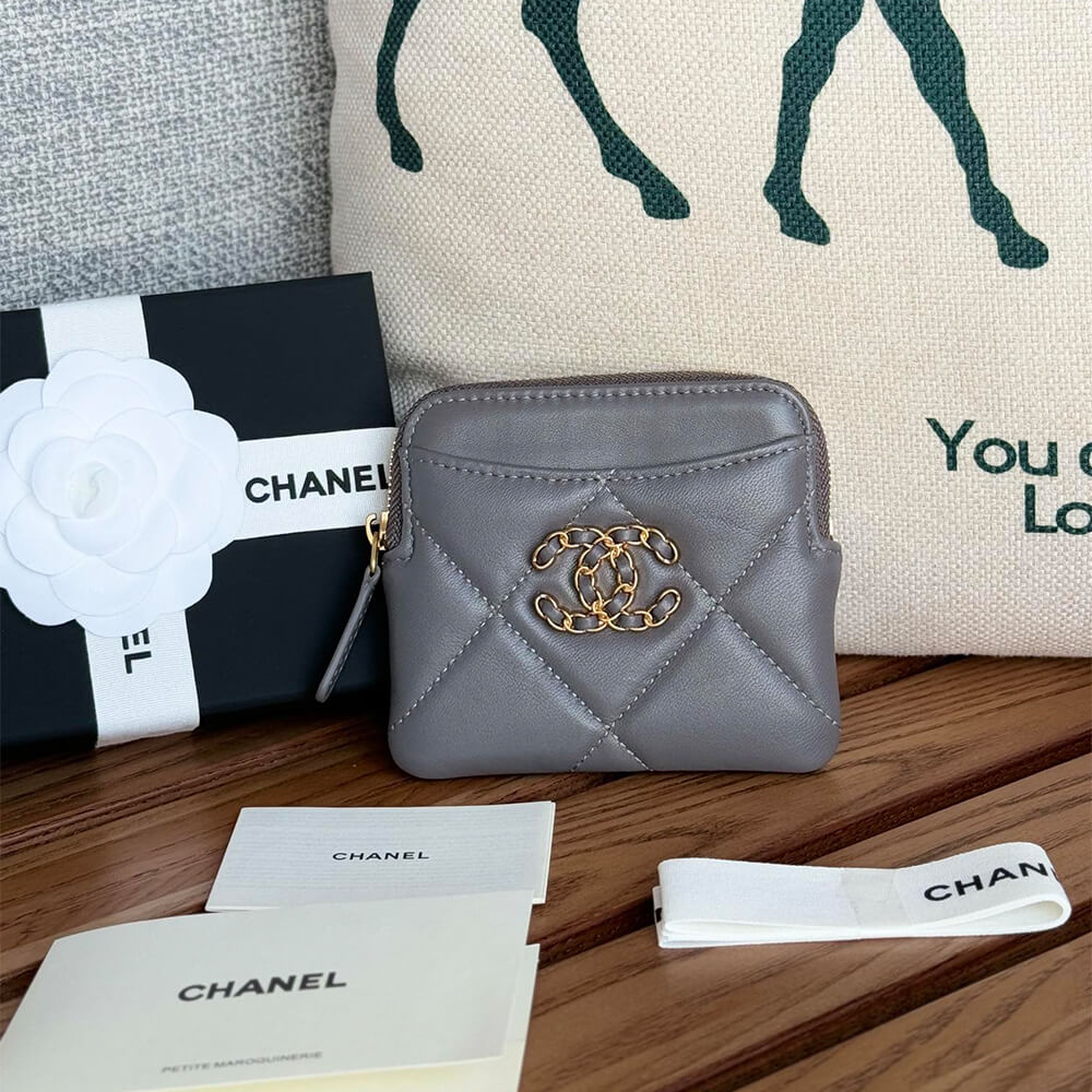 CHANEL 19 Zipped Coin Purse - Image 2