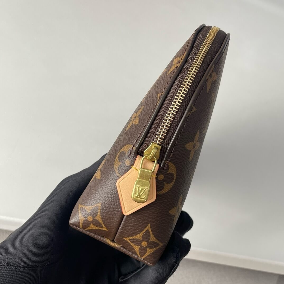 LV Cosmetic Pouch MM - Image 3