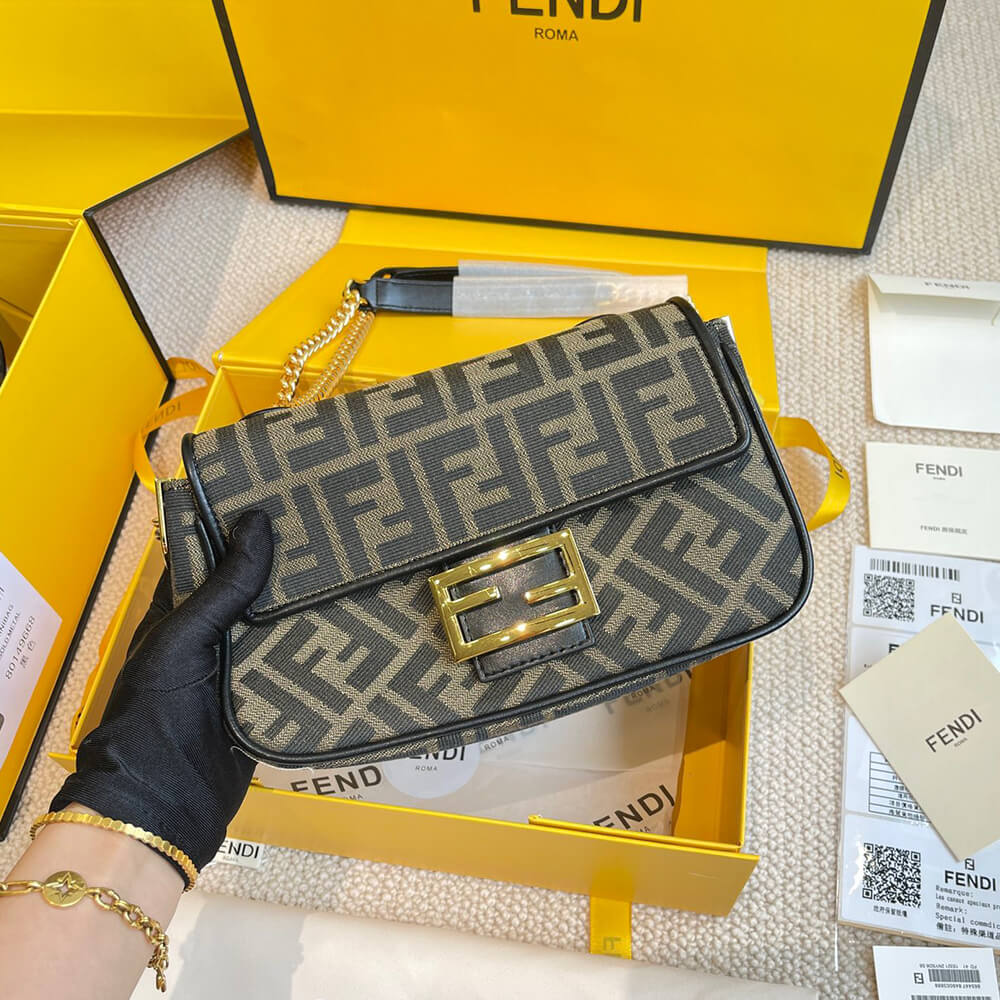FABRIC Fendi Baguette Chain Midi - Image 3