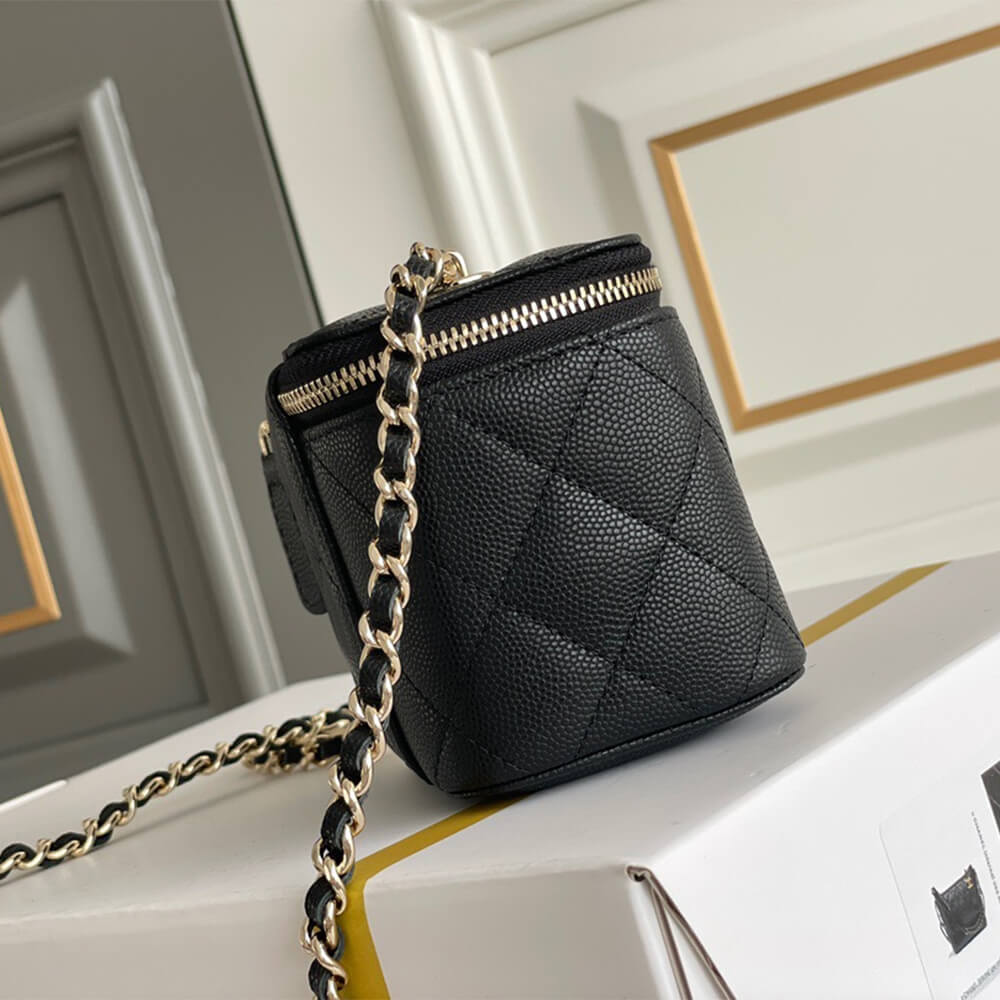 Chanel chain cosmetic bag - Image 3