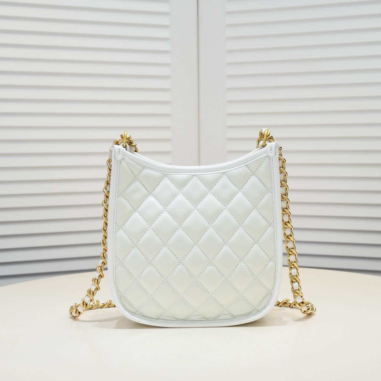 Chanel HOBO HANDBAG - Image 4