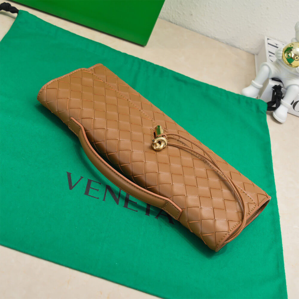 Brown Bottega Veneta Andiamo Clutch (Best
GRADE) - Image 4